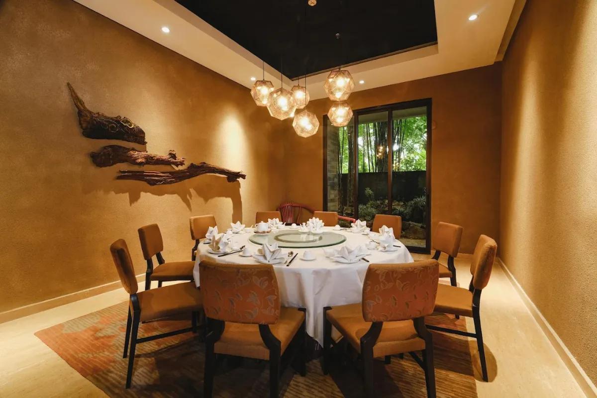 Liu Li Palace Seafood Restaurant 5