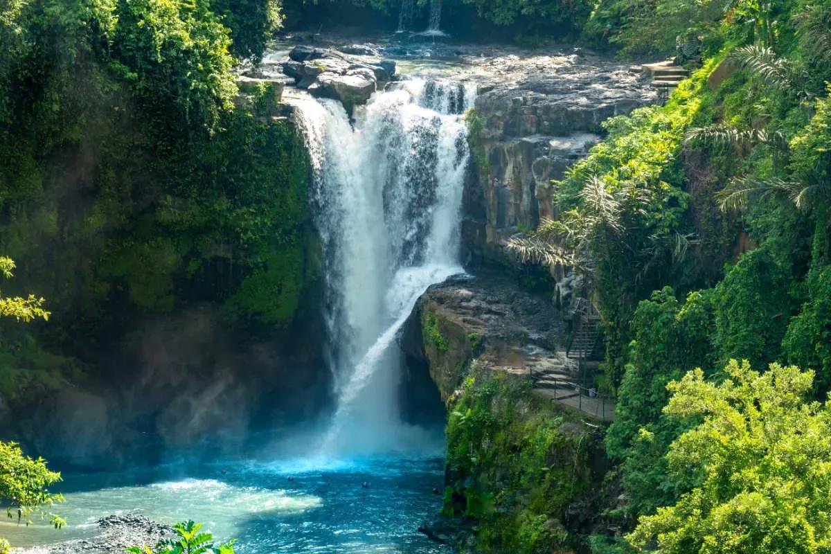 Tegenungan Waterfall 4