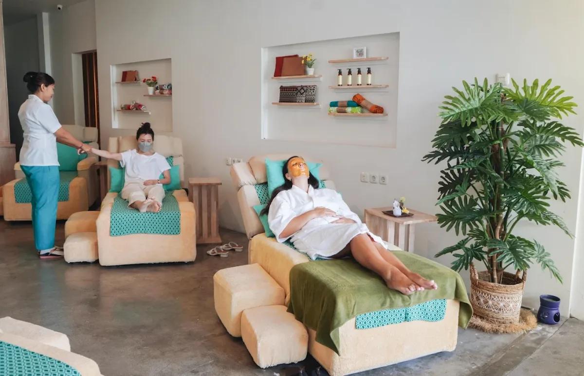 Re Massage Studio