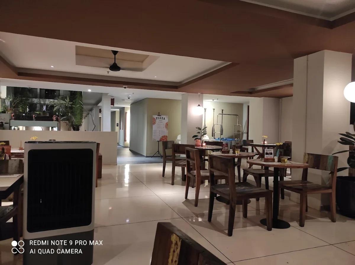 Mozzarella Restaurant & Bar Bali - The Magani Lantai 2 5