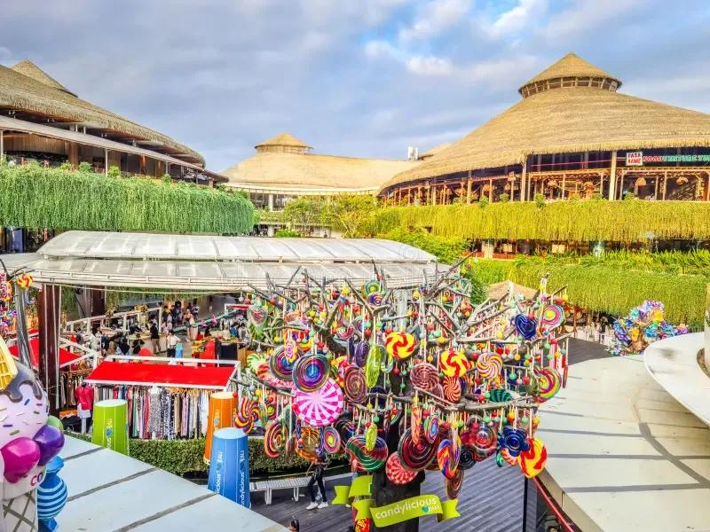 Beachwalk Shopping Center 4