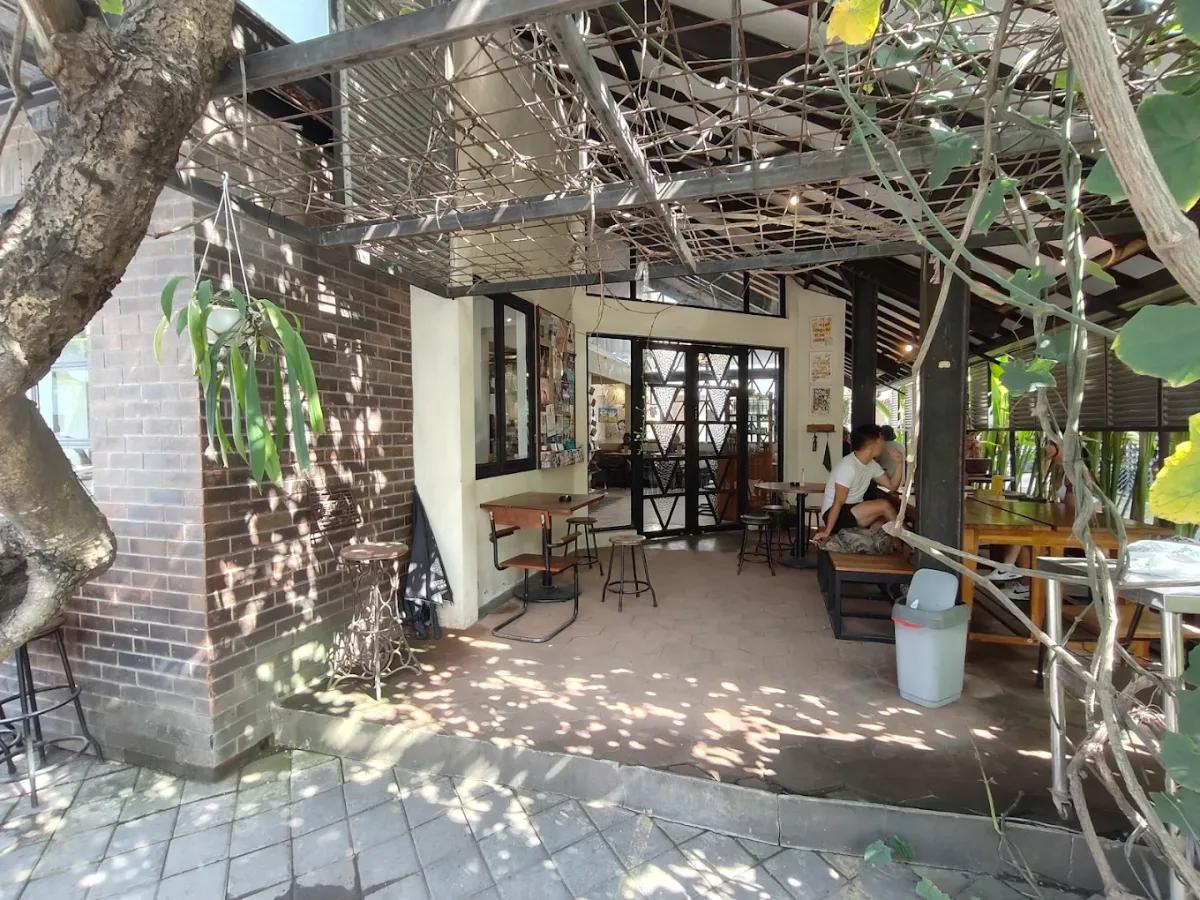 Hungry Bird Coffee 4