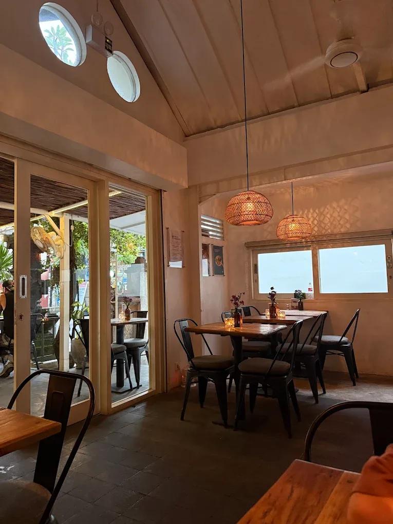Motion Cafe 4