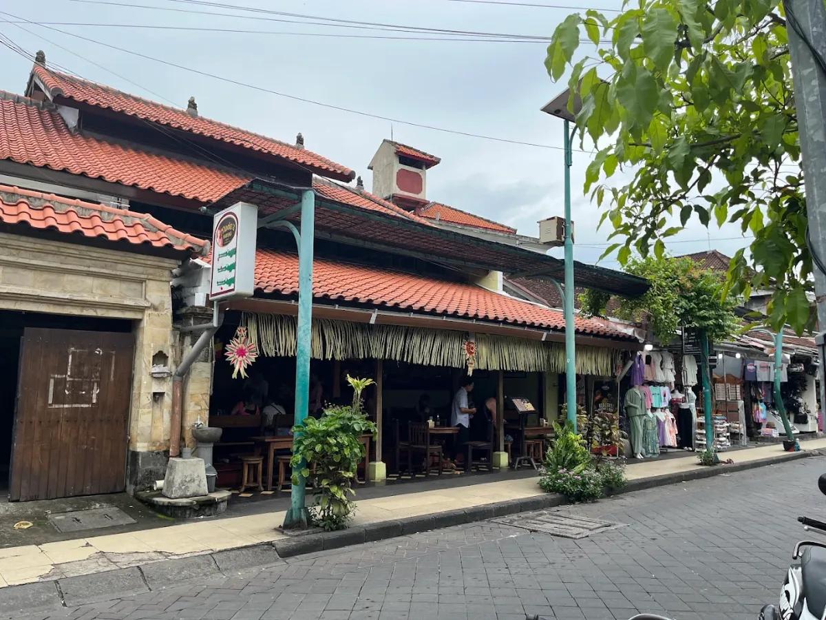 Made’s Warung Cafe 3