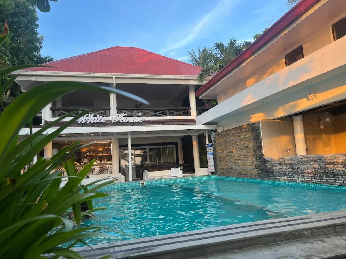 White House Beach Resort - Hotels - Station 1
