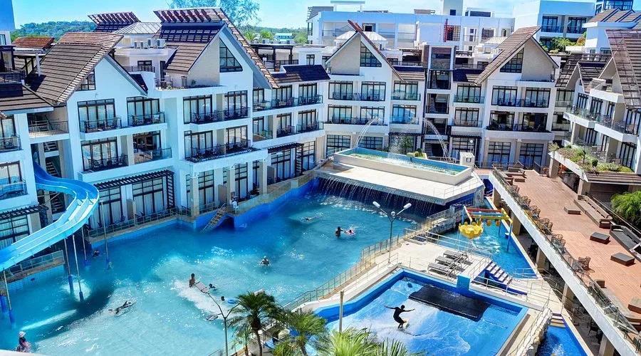 Crown Regency Beach Resort - Hotels - Station 3