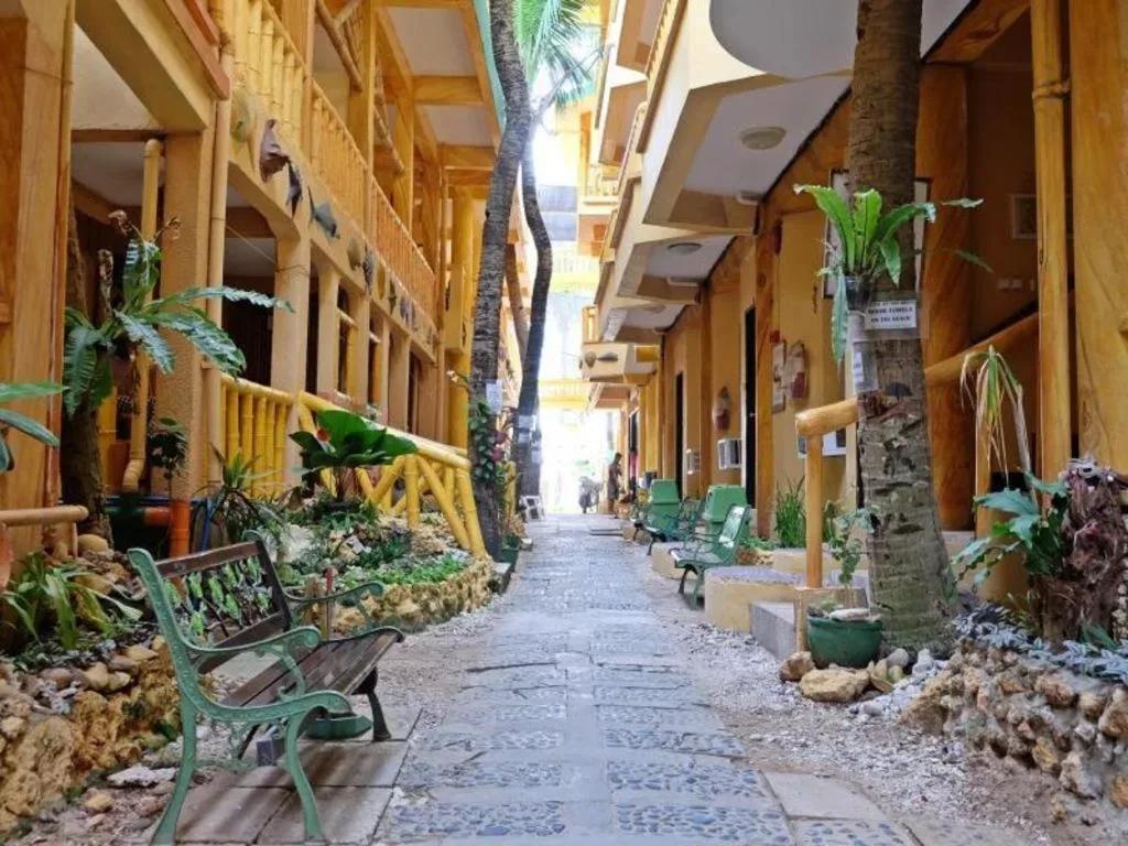 La Isla Bonita Resort Boracay - Hotels - Station 3