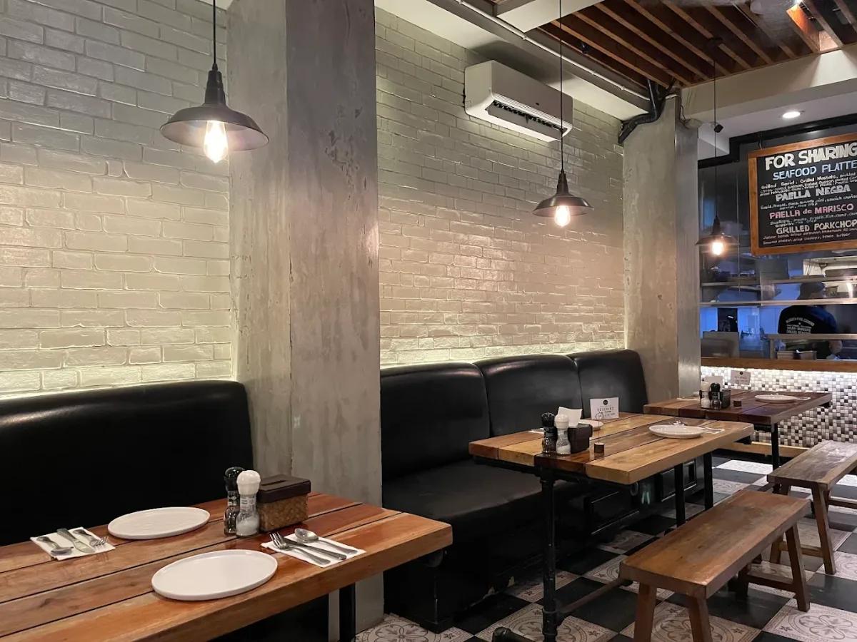 Pig Out Bistro 4