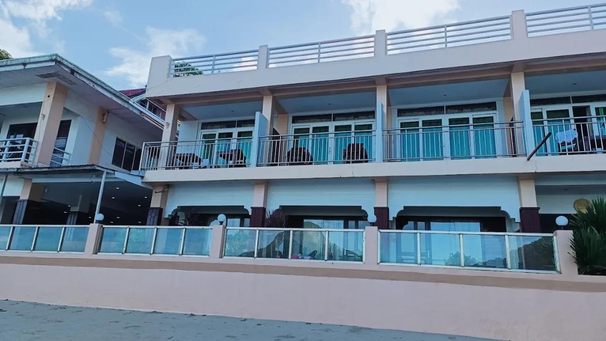 El Nido Beach Hotel 5