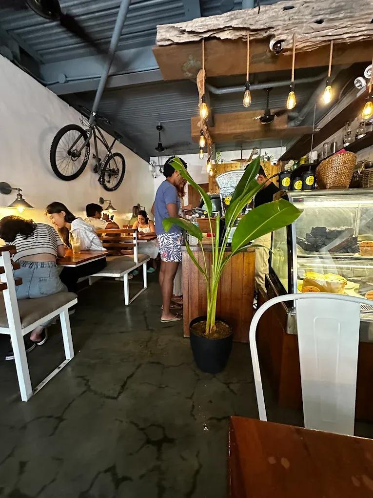 Epic Island Cafe - Poco Deli Coron 5