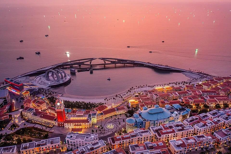 Kiss Bridge - Tours & Activities - Sunset Town