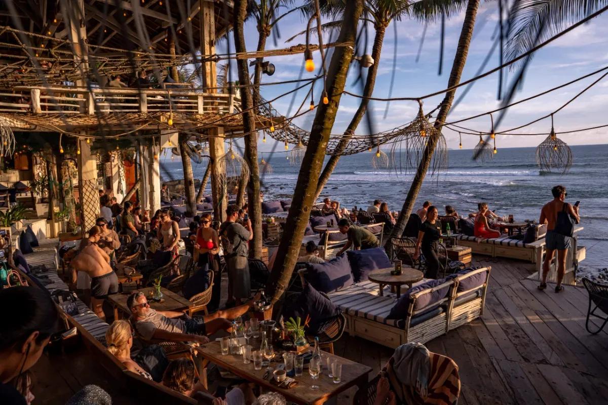 La Brisa Bali Beach Club - Bars & Clubs - Canggu