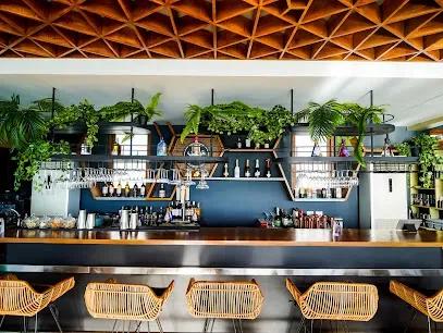 Smooth Cafe & Lounge - Bars & Clubs - Station 1