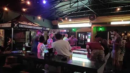 Molly's Irish Sports Pub - Blue Lagoon Plaza - Bars & Clubs - Tumon