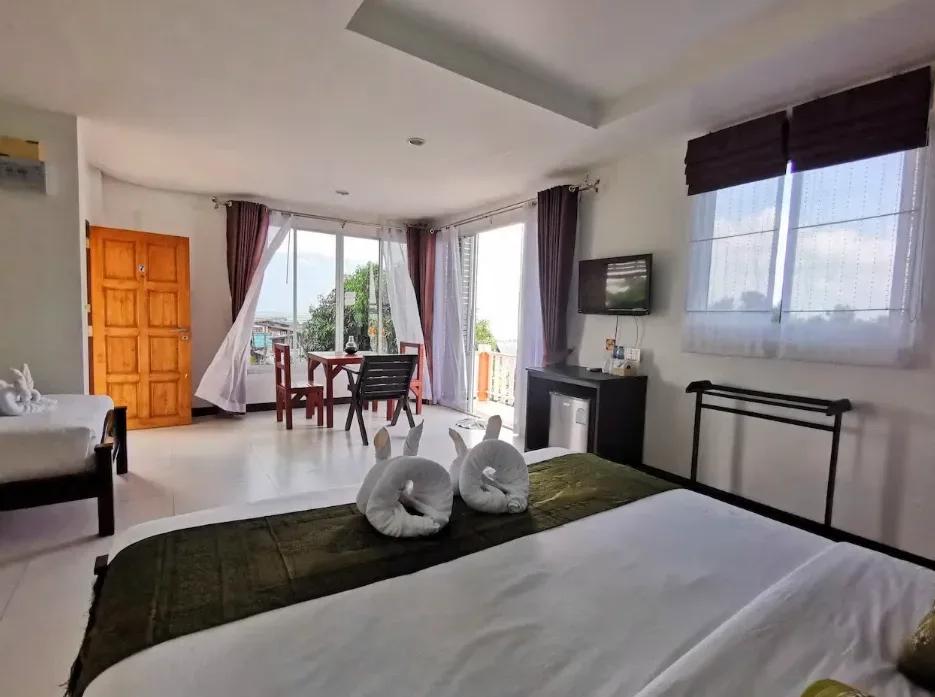 Koh Lanta Guest House triple aircon