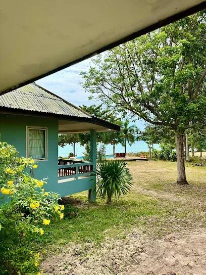 Jinta Beach House - Hotels - Taling Ngam