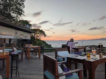 Dining on the Rocks