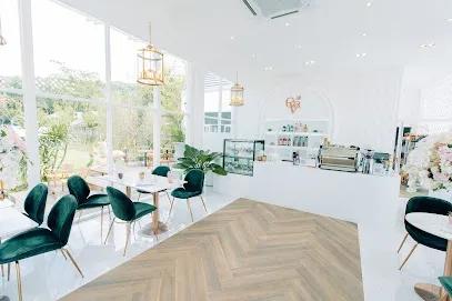 Eva Café & Restaurant