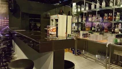 Queen 69 Club - Bars & Clubs - Chaweng Beach