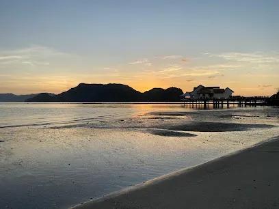 Pantai Beringin