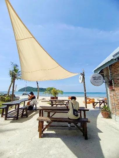 Ngopi Pantai Beachfront Coffeeshop
