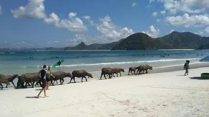 Selong Belanak Beach